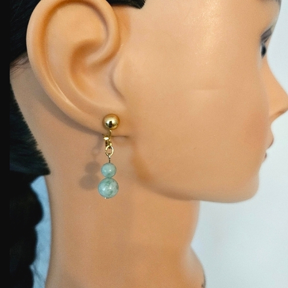 🔥3/$20 Vintage Gold and Jade Dangle Earrings